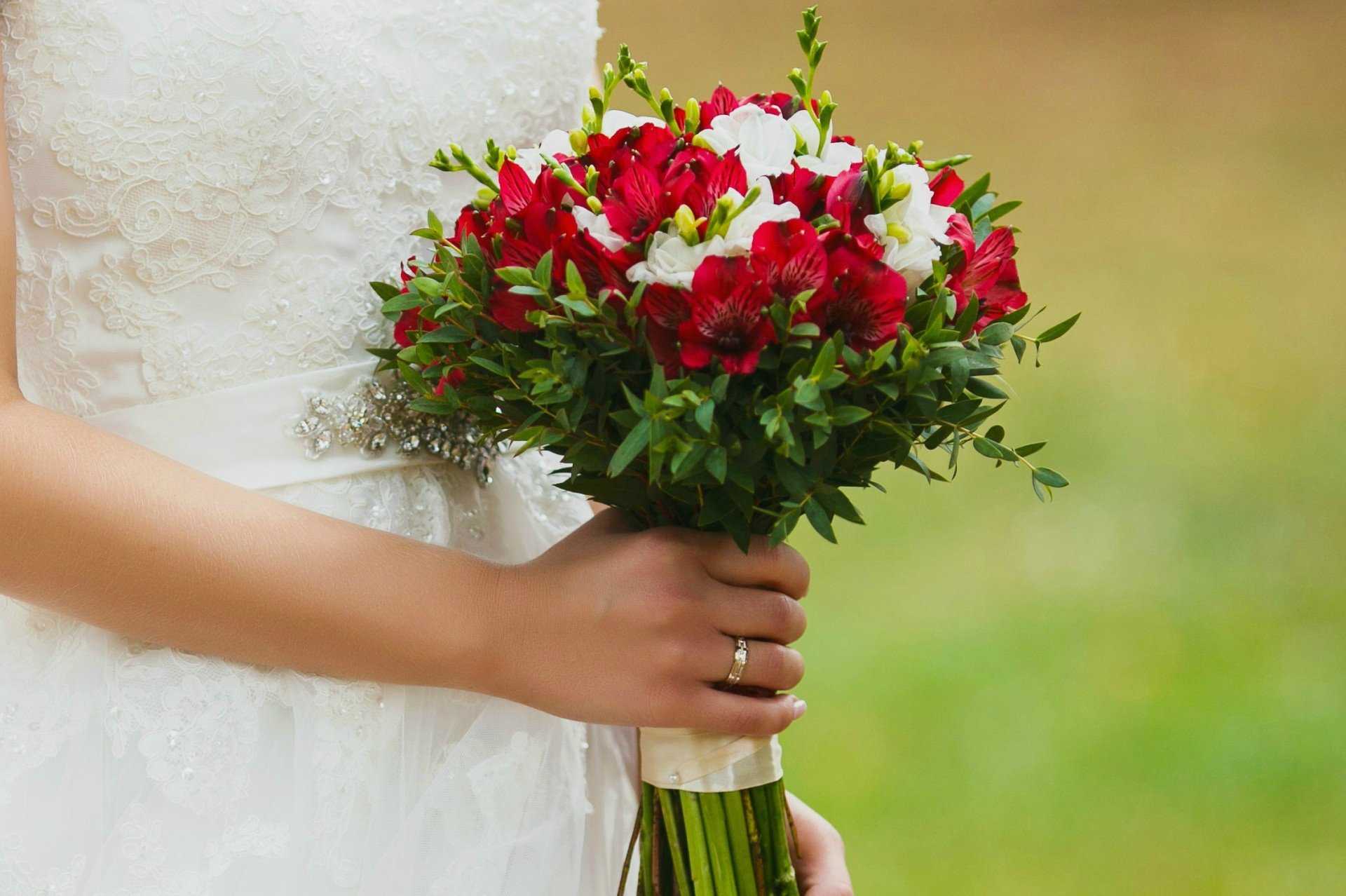 Букет невесты из живых цветов своими руками
